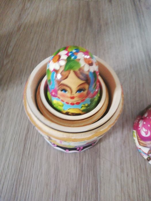 Bonecas Matrioska em madeira