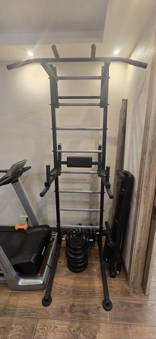 Беговая дорожка Kettler, турник, брусья, лавка, шведская стенка.