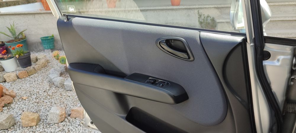 144.000 Reais Honda Jazz Fase 2   1.25 IUC e INSP acabados de fazer