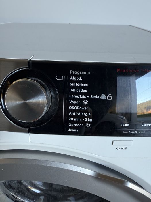 Máquina Lavar Roupa AEG  8000 Series Lavamat 9kg 1400 rpm