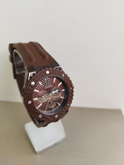 Relógio Guess modelo w11619g3.