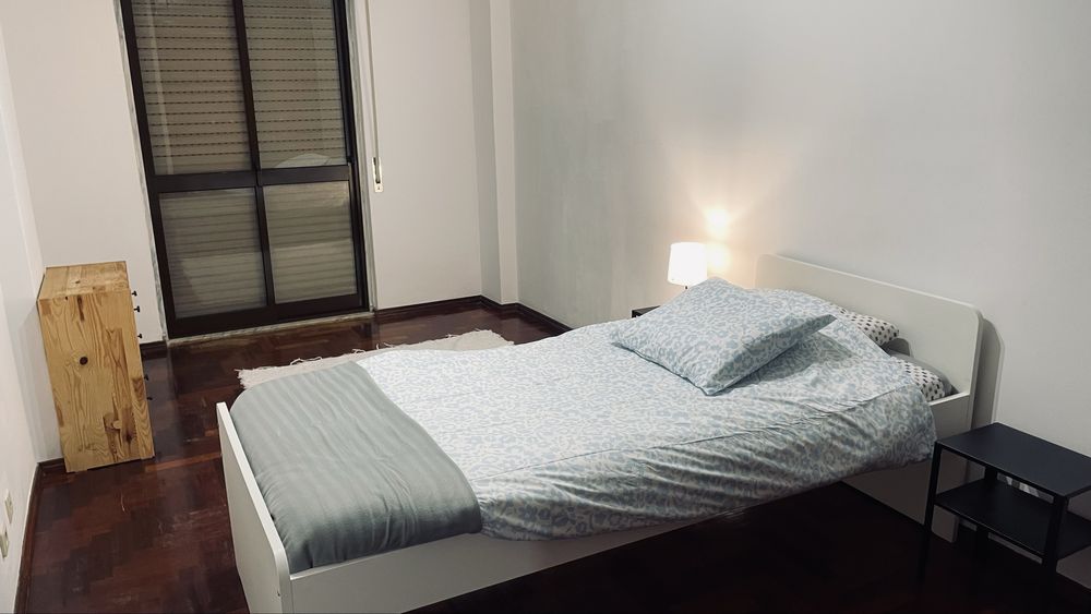 Quarto para arrendar - Agualva