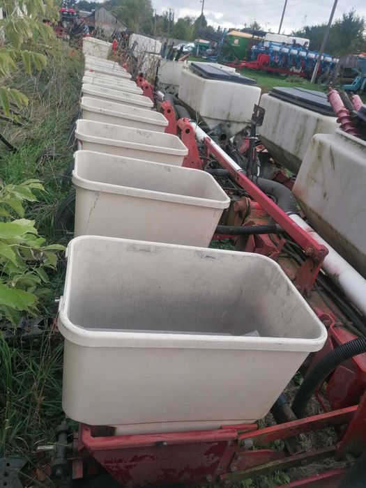 Сівалка для просапних культур Massey Ferguson 555 (12 рядкова)