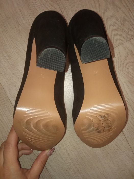 Черные замшевые туфли h&m
