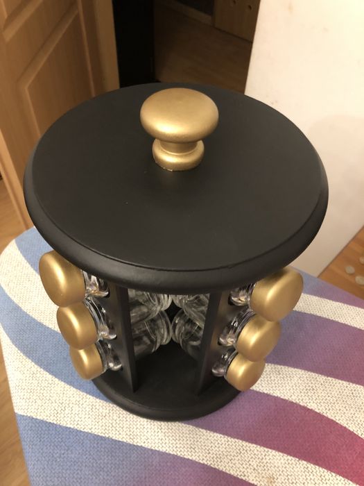 Organizer na 12 przypraw