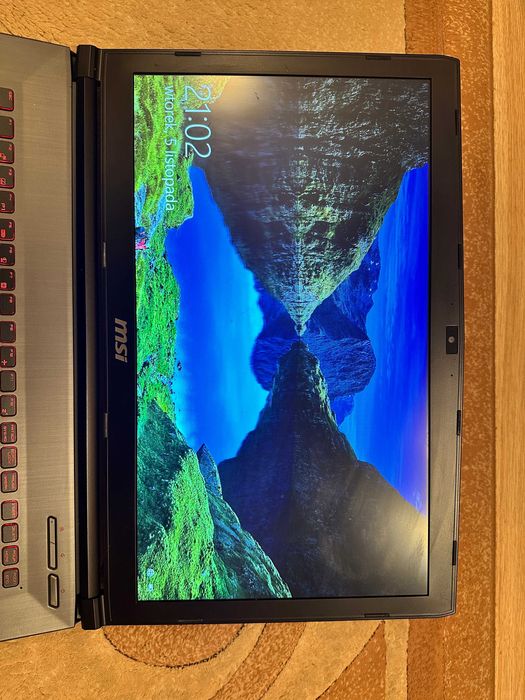 Laptop MSI GV72 7RD gamingowy i5 26bg RAM dwa dyski SSD GTX1050