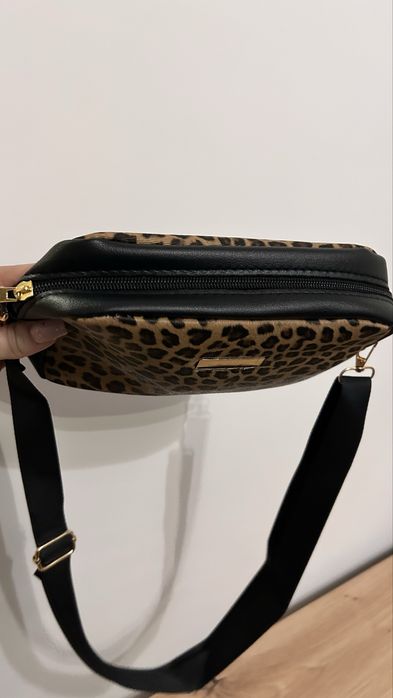 Czarna torebka w panterkę small bag