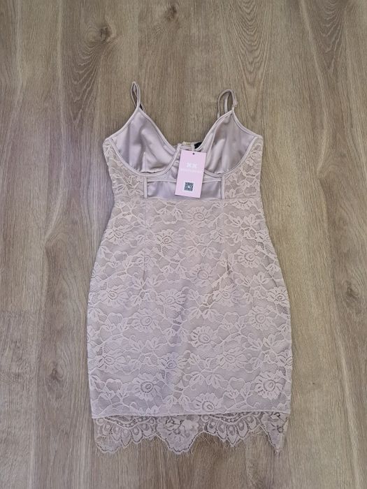 Beżowa mini sukienka Missyempire rozm. M