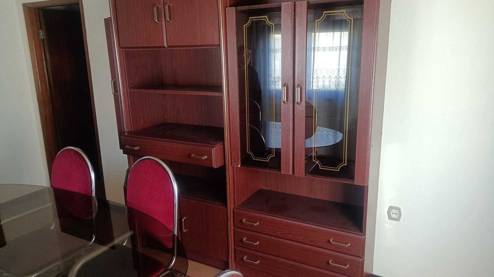 Móveis antigos de madeira de alta qualidade