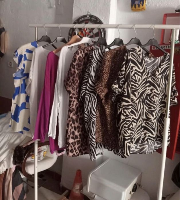 Lote 40 Pecas de Roupa e 15 Lingerie