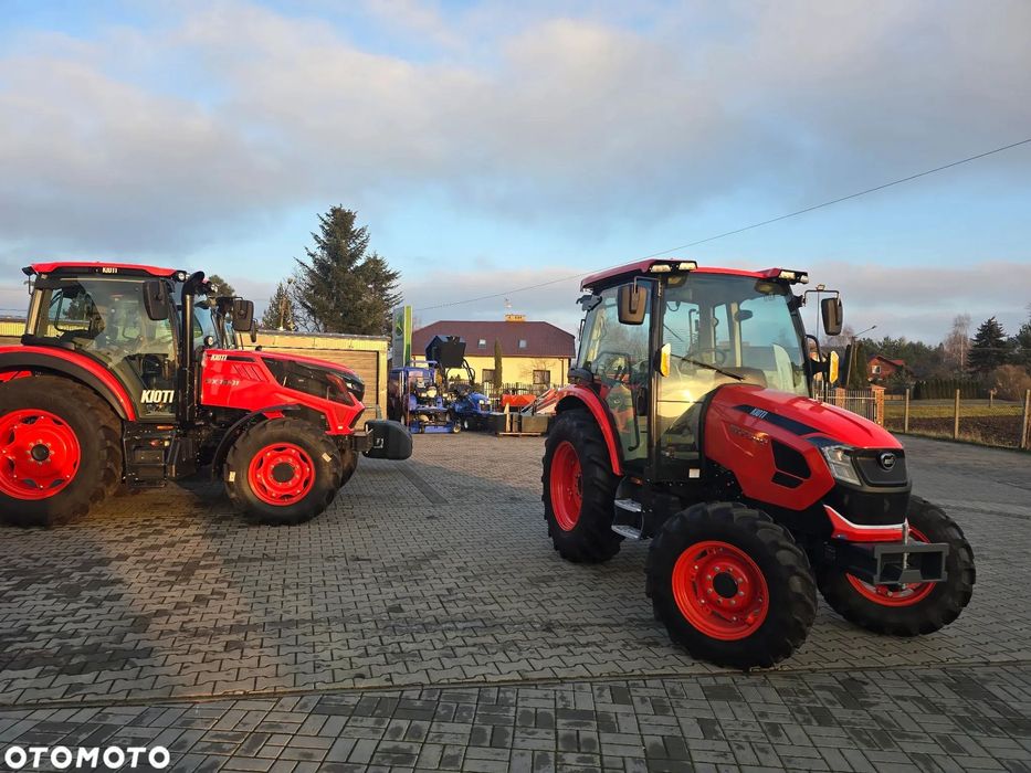 Kioti RX8040  Traktor Kioti RX8040 4 cylindry , 74 KM EHR