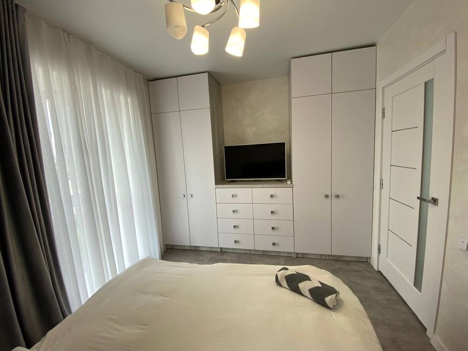 Bright Gray. Нові затишні апартаменти по вулиці Збаразька 29а подобово