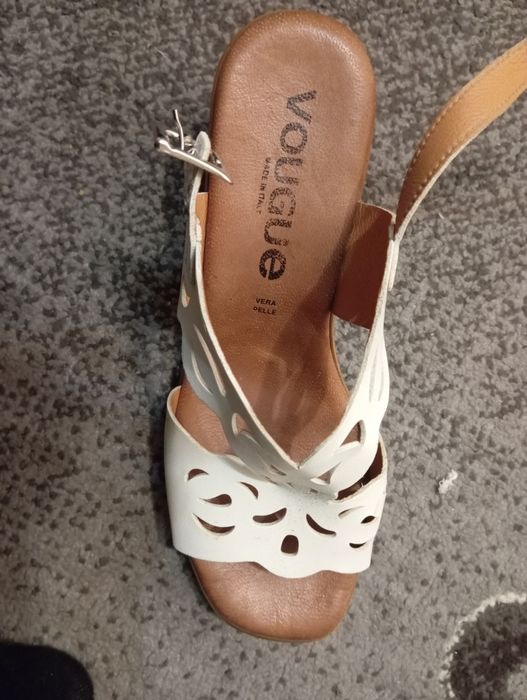 Босоніжки жіночі шкіряні