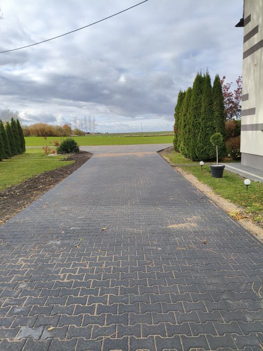 Podbudowy z kruszyw łamanych, utwardzenia placów, dróg, kostka brukowa