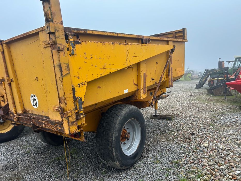 Przyczepa wywrotka skorupowa 8-10 ton