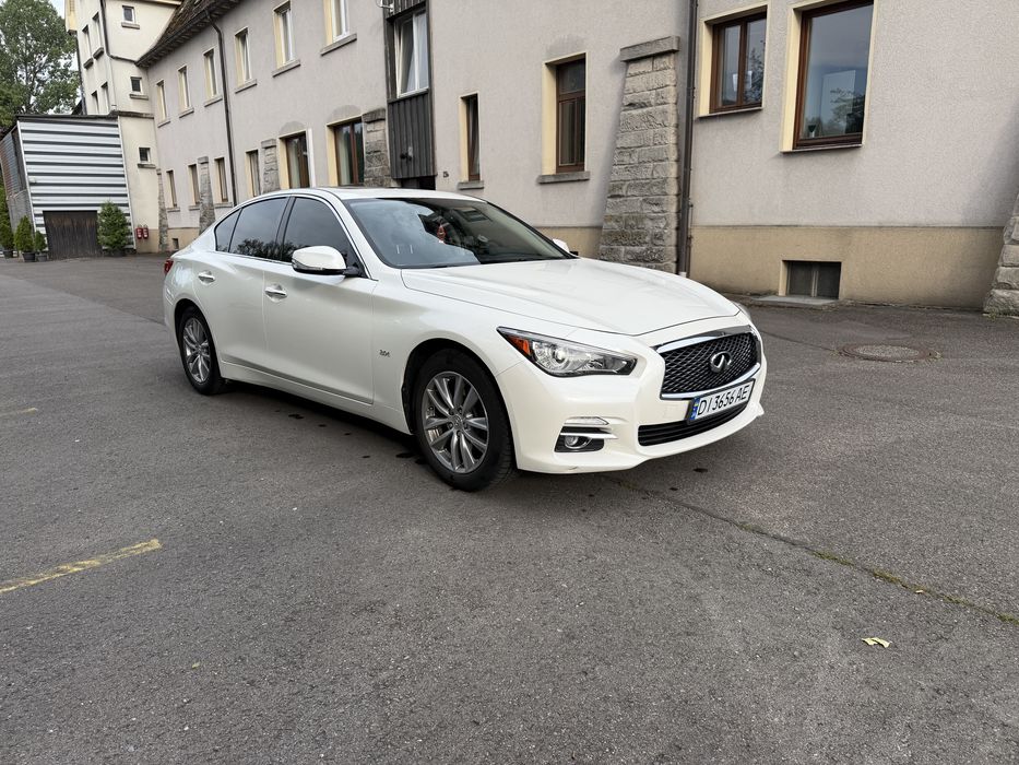 Infiniti Q50 4WD