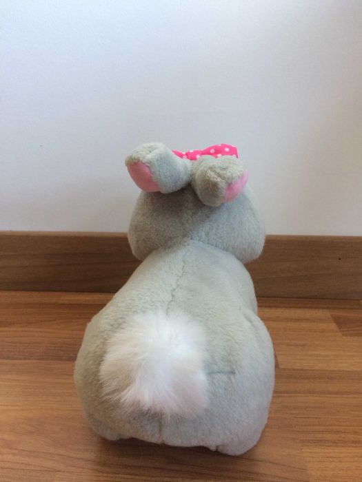 Peluche Coelhinha Betsy  e Pixie, a Coelhinha que Adora Comer