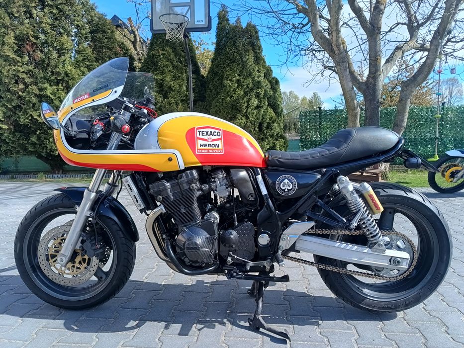 Suzuki GSX 750 Inazuma Cafe Racer
