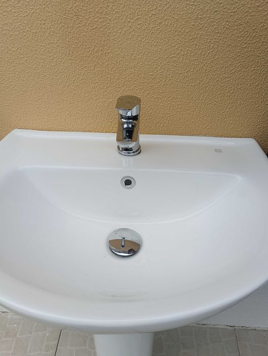 Lavatório casa de banho teka sthorm com torneira