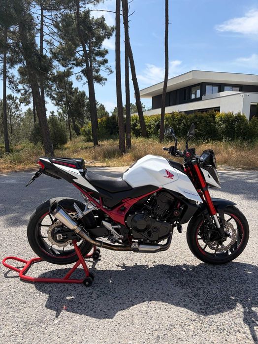 Honda CB750 Hornet