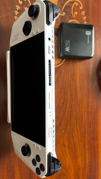 Rog ally z1 como  nova