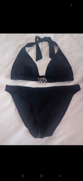 Biquini preto com aplicação de pedras