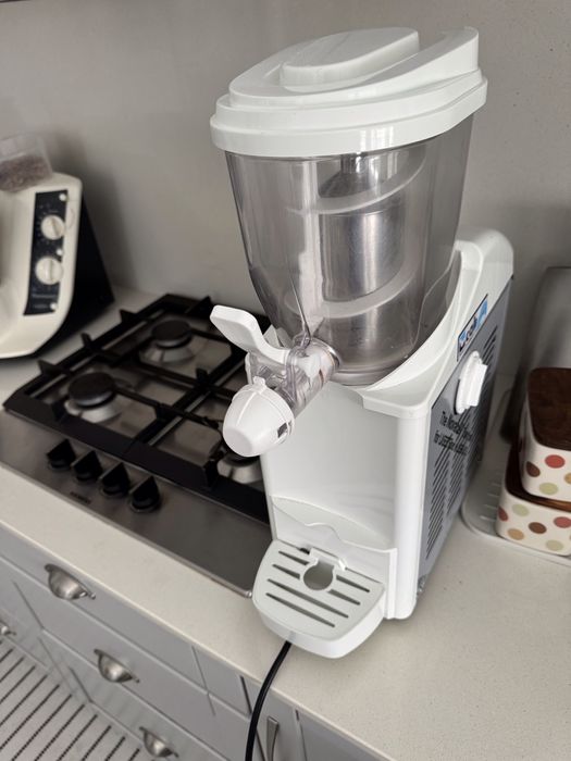 Maquina de bebidas geladas Blaze 2l