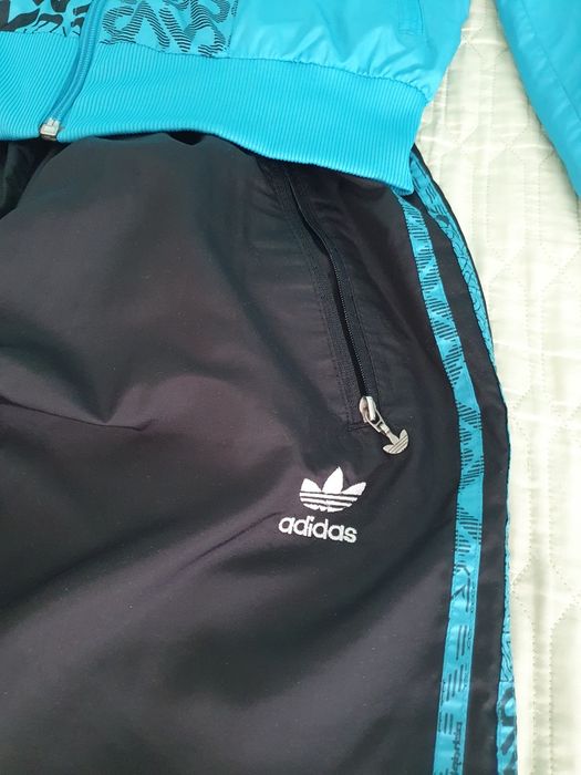 Женский спортивный костюм