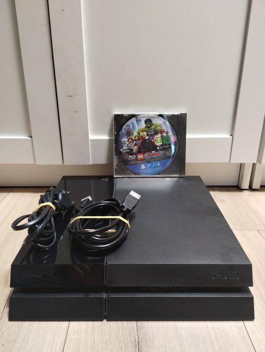 Konsola PlayStation 4