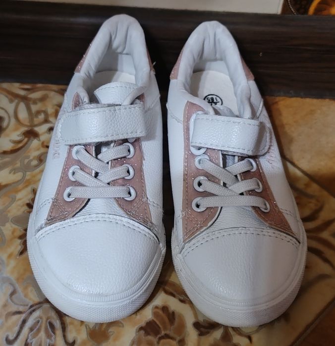 Кросівки для дівчинки розмір 27