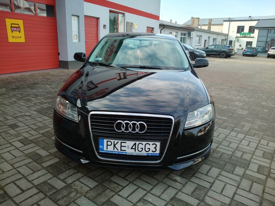 AUDI A3 1.6 TDI diesel czarna z jasnym środkiem zadbana