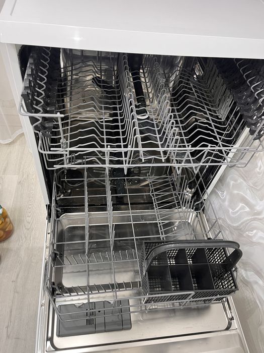 Продам посудомийну машину ELEKTROLUX