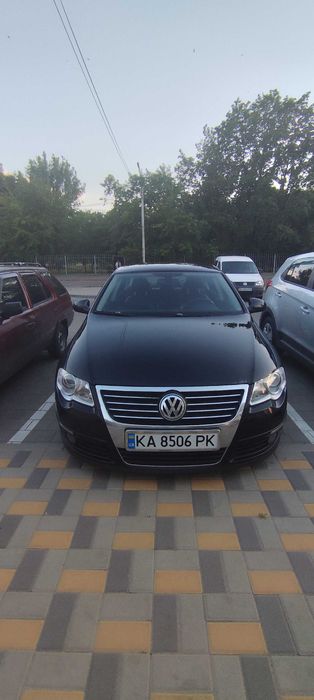 Автомобіль Фольцваген В 6