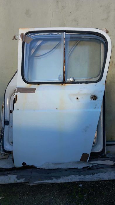 Portas lado direito Renault 4L dobradiças exteriores