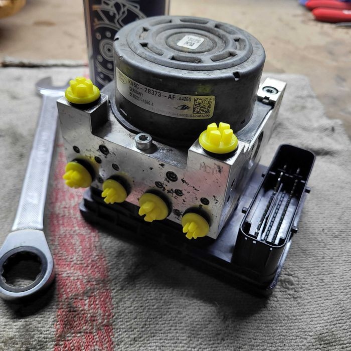 Naprawa pompy ABS FORD KV6C-2B373-AF KV6C-2C219-AF