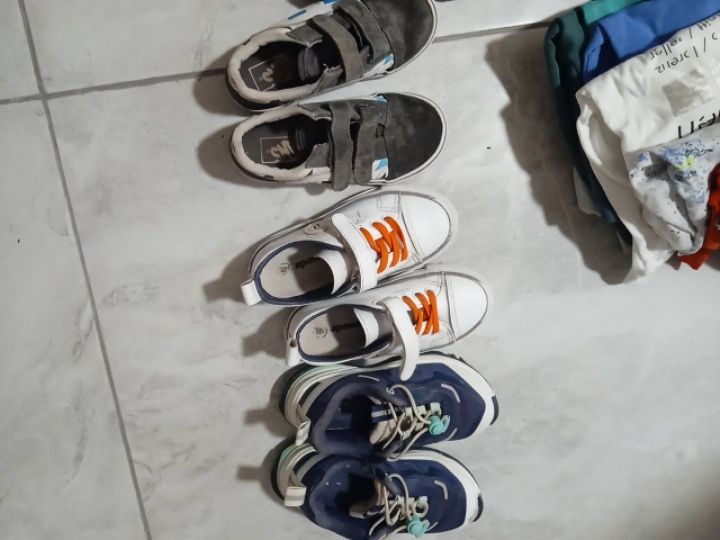 Речі на хлопчика однім лотом.