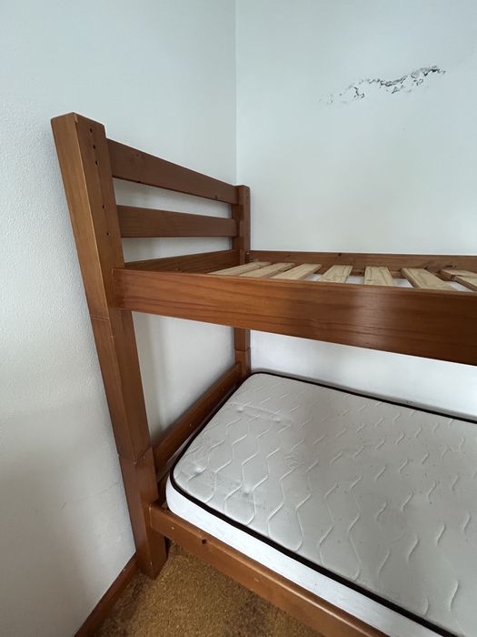 Cama beliche com 1 colchão