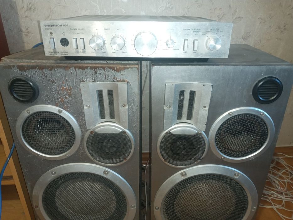 Продам колонки с усилителем