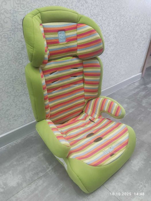 Дитяче автокрісло + м’який фіксатор для паска безпеки