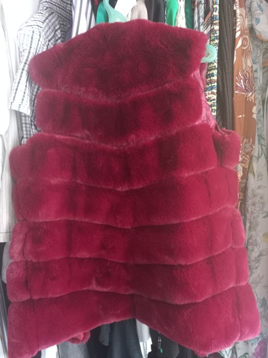 Неймовірно гарна жилетка