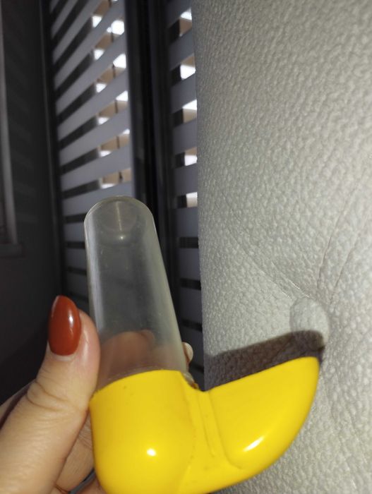 Поїлка для папуги