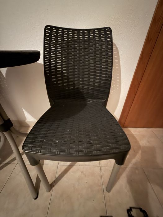 Conjunto de Jardim Leroy Merlin – Mesa Redonda + 2 Cadeiras