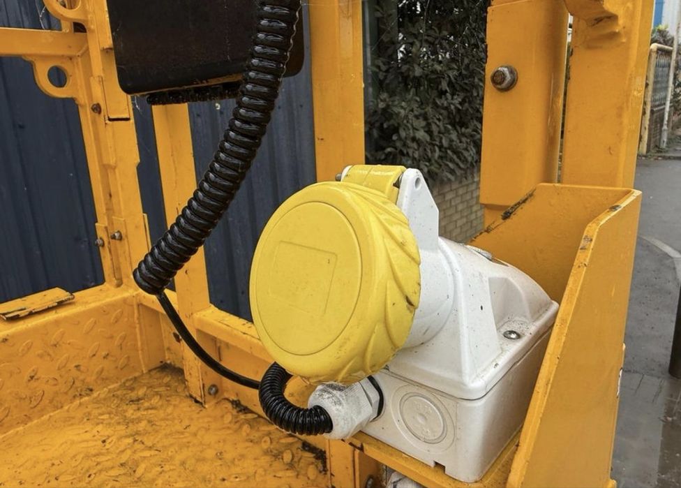 Ножичний підйомник JCB S2632e  2021р.