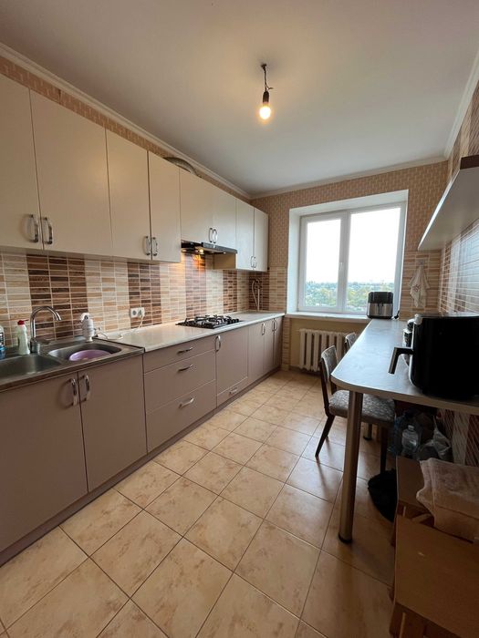 Продається простора 4на квартира 80 м² у самому серці Чернігова. LD