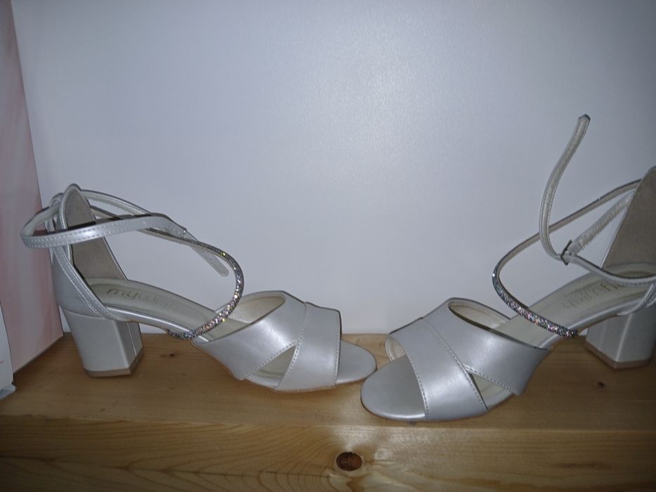 Sandałki weselne 39 (szeroka stopa )