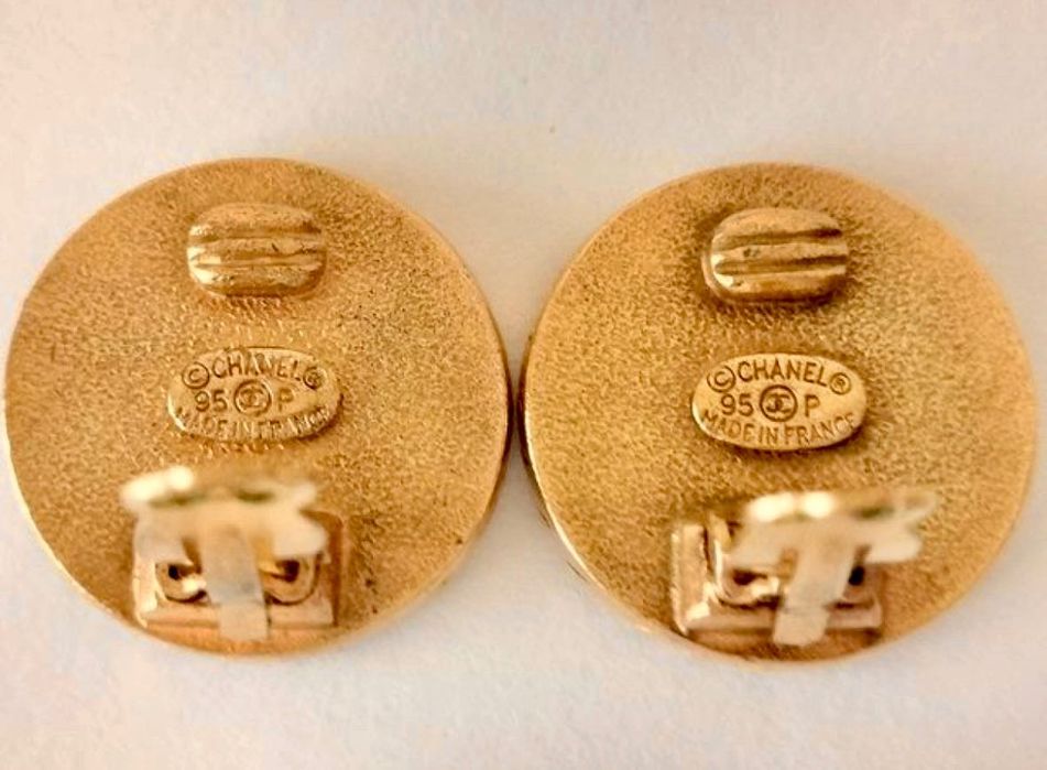 CHANEL Vintage - Par de Brincos autênticos, (1995) LUXO/COLEÇÃO