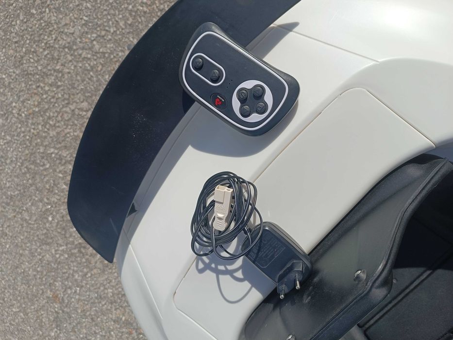 Carro elétrico criança