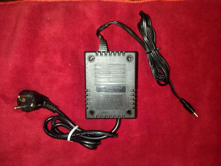 Акустика Creative блок питания 12V 4.2A.