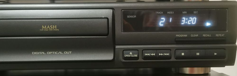 Odtwarzacz CD Technics SL-PG490 pilot