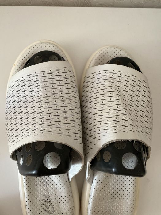 Шлёпанцы, тапки кожа 38 р.